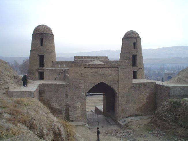 Brama do fortecy w Duszanbe